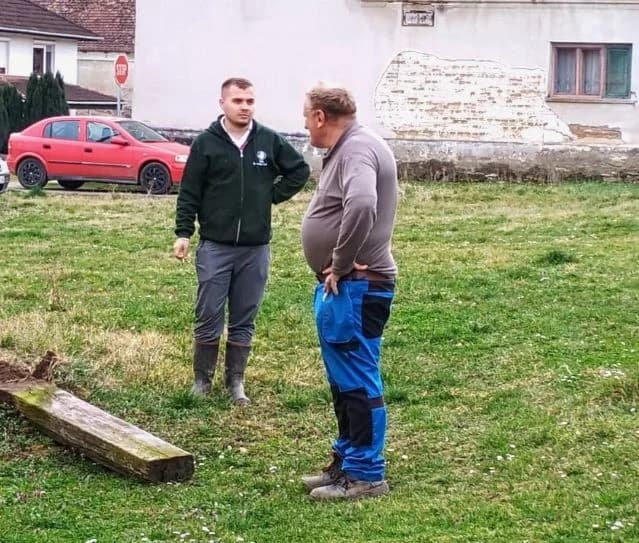 Akcija čišćenja terena  iza bivše općinske zgrade u Ruševu