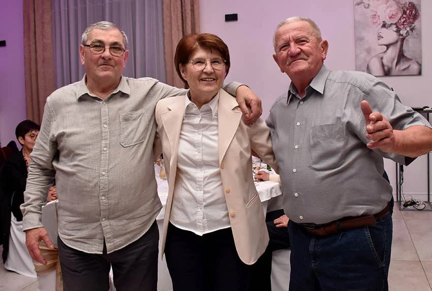 “NOĆ SEVDAHA I NARODNE MUZIKE” U SVEČANOJ DVORANI AVIA: Posjetitellji pjevali i plesali uz Ivana Jelića