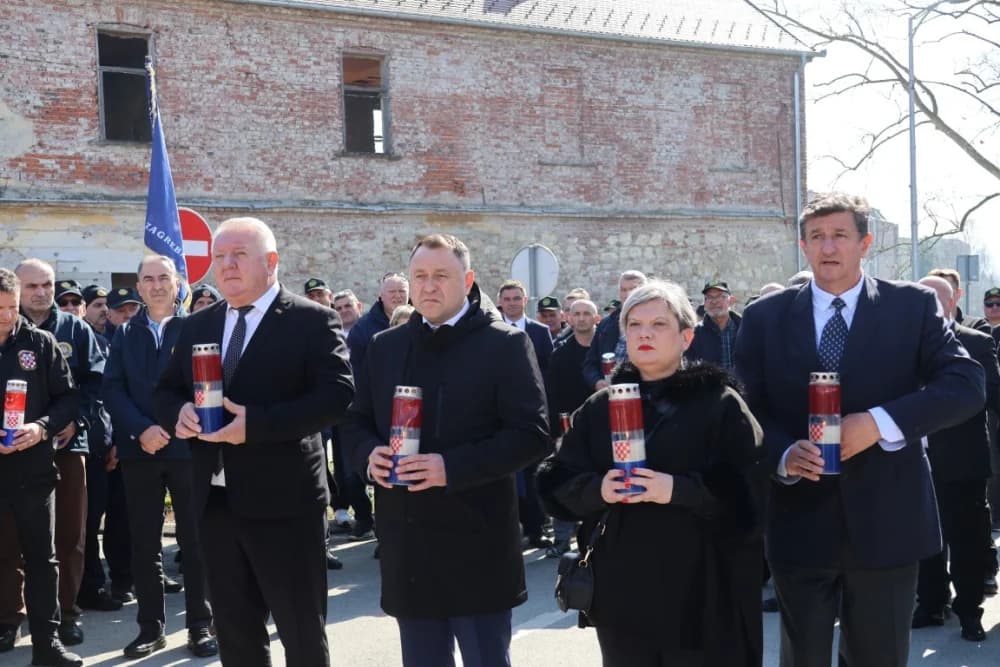 /FOTO-VIDEO/ Proslavljena hrabrost i odlučnost čovjeka koji je u Pakracu bio spreman dati vlastiti život