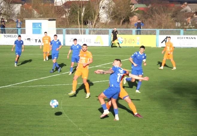 (FOTO) U derbiju začelja Slavija i Graničar neriješeno u Pleternici