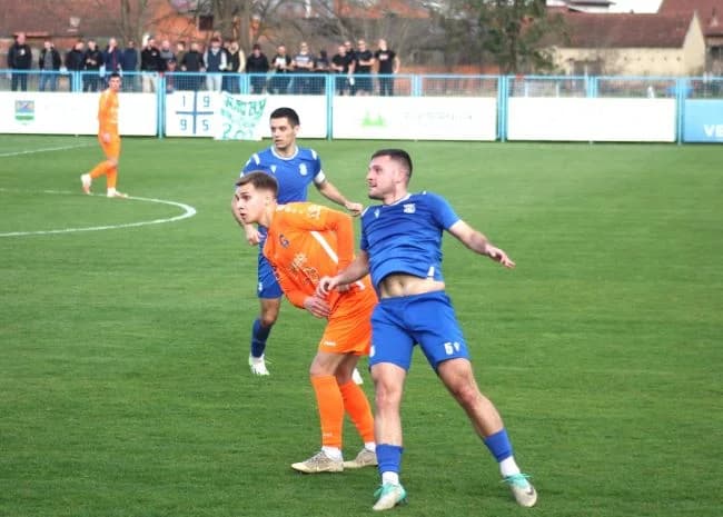 (FOTO) U derbiju začelja Slavija i Graničar neriješeno u Pleternici