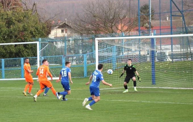 (FOTO) U derbiju začelja Slavija i Graničar neriješeno u Pleternici