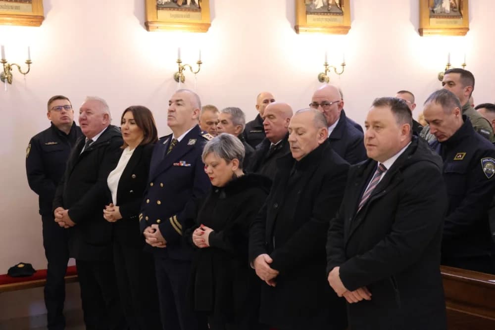 (FOTOGALERIJA) Obilježavajući 33. obljetnicu od početka Domovinskog rata u RH grad Pakrac je bio Hrvatska u malom