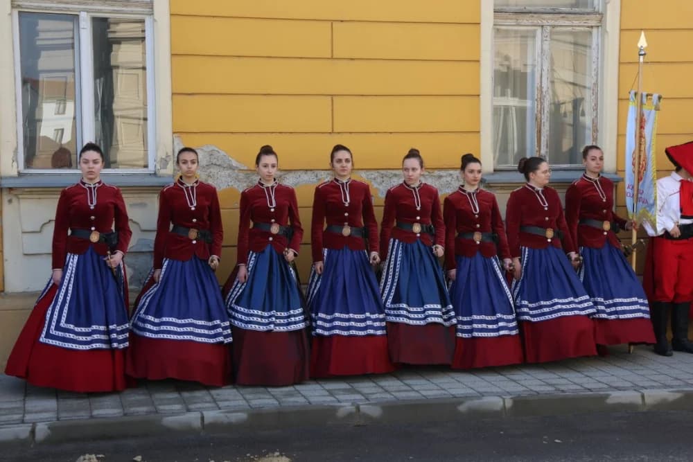 (FOTOGALERIJA) Obilježavajući 33. obljetnicu od početka Domovinskog rata u RH grad Pakrac je bio Hrvatska u malom