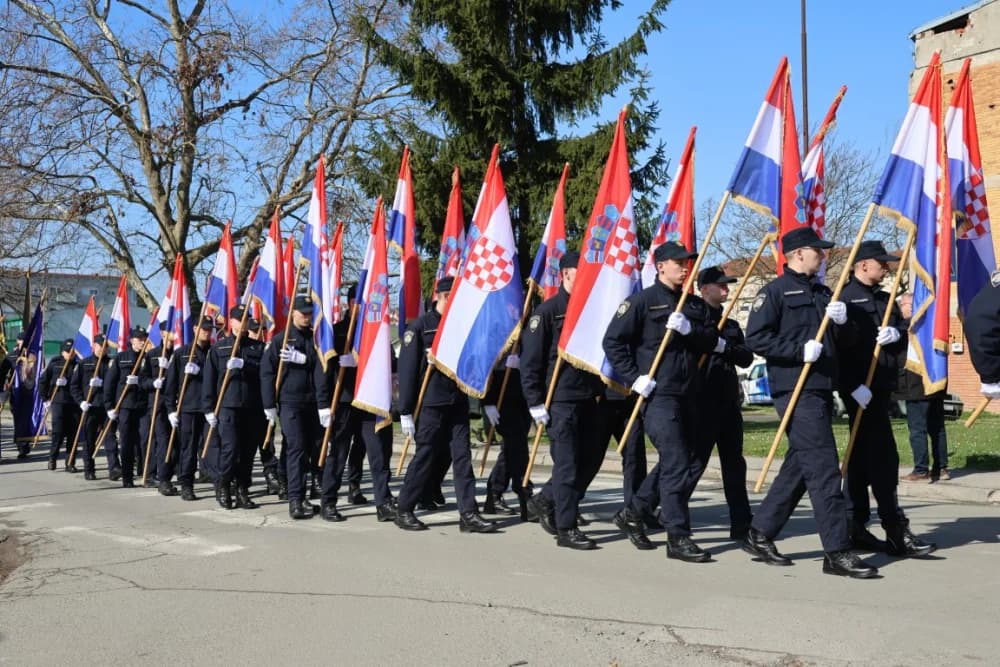(FOTOGALERIJA) Obilježavajući 33. obljetnicu od početka Domovinskog rata u RH grad Pakrac je bio Hrvatska u malom
