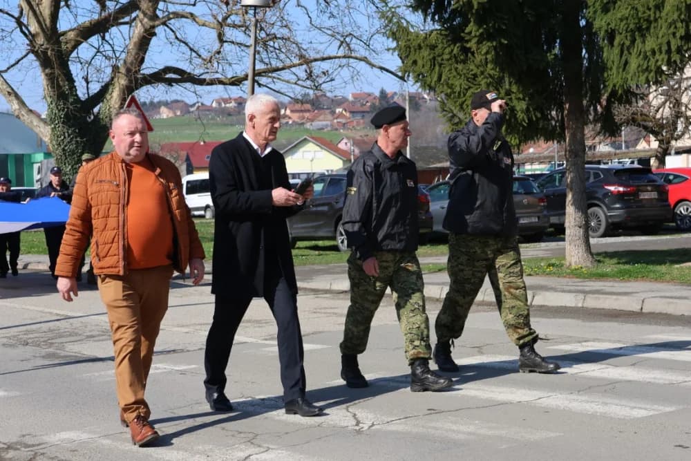 (FOTOGALERIJA) Obilježavajući 33. obljetnicu od početka Domovinskog rata u RH grad Pakrac je bio Hrvatska u malom