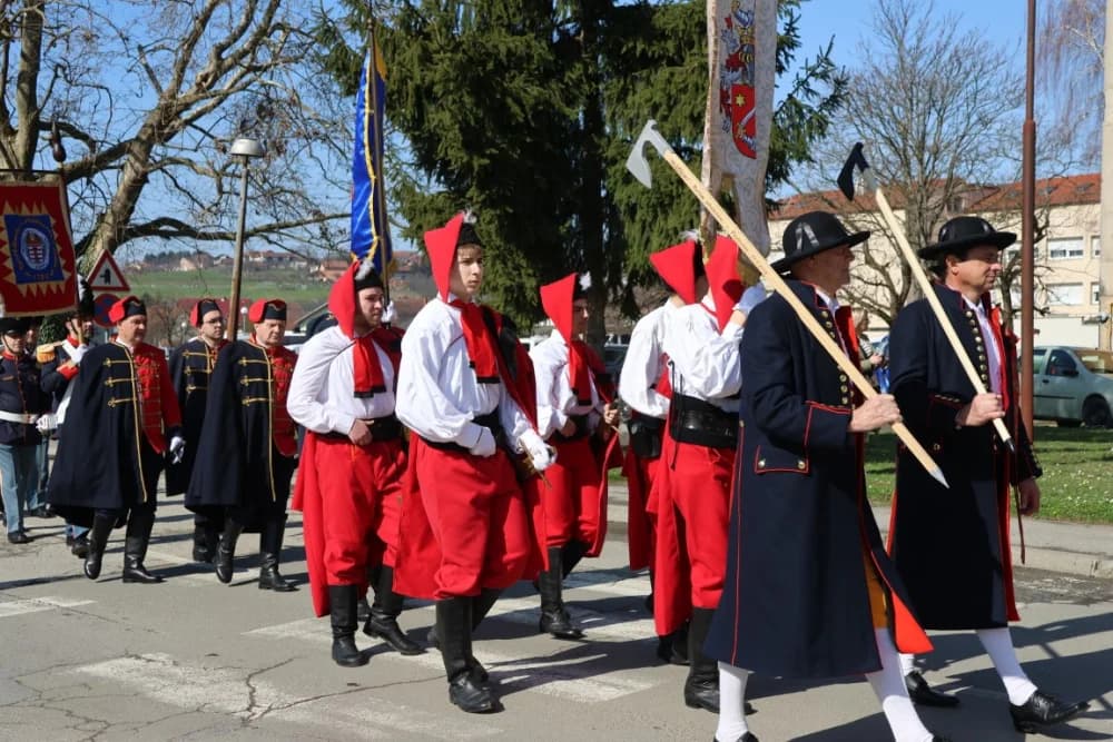 (FOTOGALERIJA) Obilježavajući 33. obljetnicu od početka Domovinskog rata u RH grad Pakrac je bio Hrvatska u malom