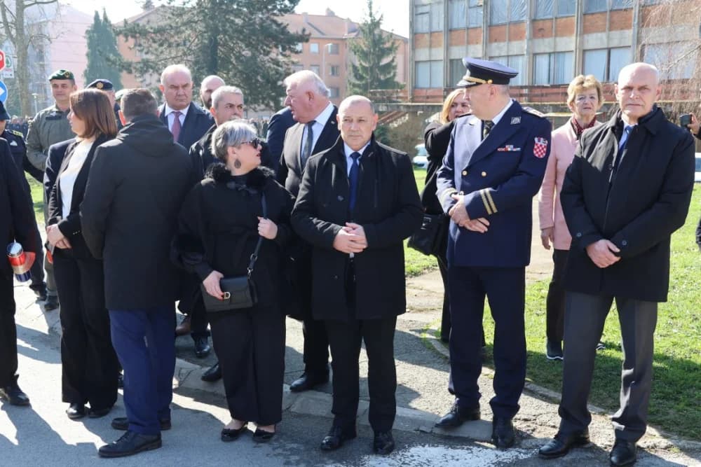 (FOTOGALERIJA) Obilježavajući 33. obljetnicu od početka Domovinskog rata u RH grad Pakrac je bio Hrvatska u malom