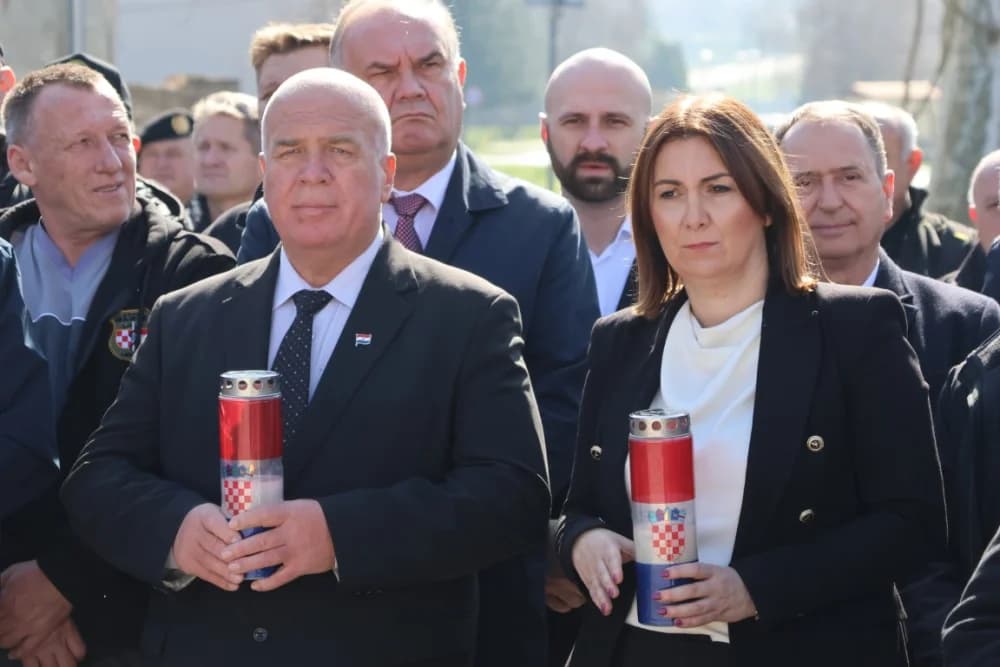 (FOTOGALERIJA) Obilježavajući 33. obljetnicu od početka Domovinskog rata u RH grad Pakrac je bio Hrvatska u malom