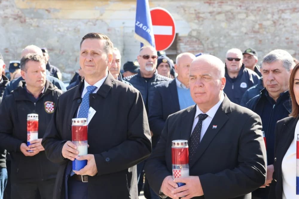 (FOTOGALERIJA) Obilježavajući 33. obljetnicu od početka Domovinskog rata u RH grad Pakrac je bio Hrvatska u malom
