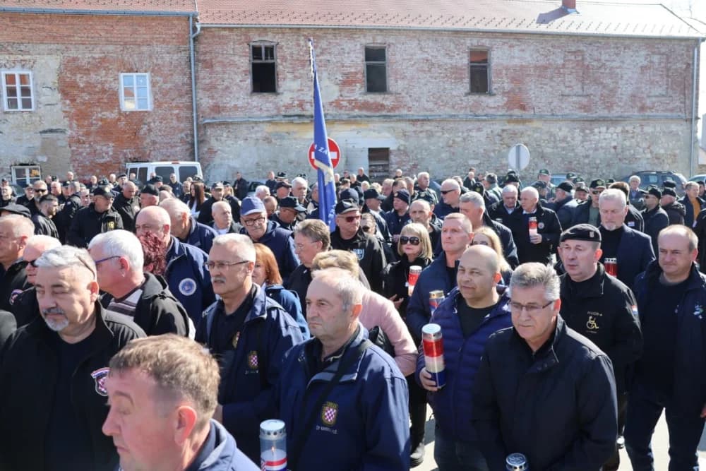 (FOTOGALERIJA) Obilježavajući 33. obljetnicu od početka Domovinskog rata u RH grad Pakrac je bio Hrvatska u malom