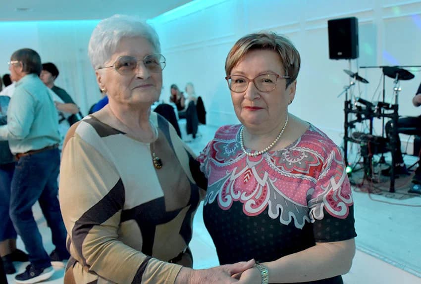Uz pjesmu i ples do iza ponoći