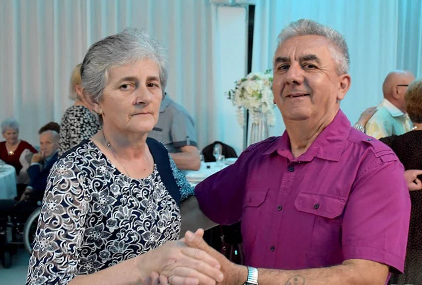 Uz pjesmu i ples do iza ponoći