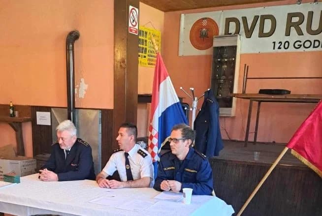 Na Godišnjoj skupštini ruševačkih vatrogasaca zaslužnima uručene vatrogasne plamenice i diplome