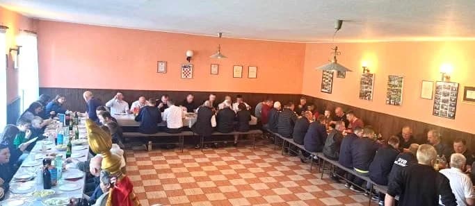 Na Godišnjoj skupštini ruševačkih vatrogasaca zaslužnima uručene vatrogasne plamenice i diplome