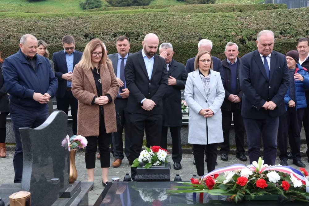 /FOTO/ Obilježavanje 34. obljetnice osnutka HDZ-a na području Požeško- slavonske županije