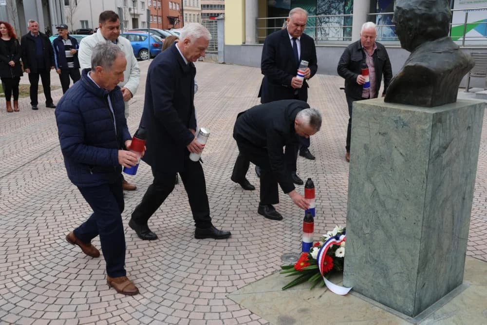 /FOTO/ Obilježavanje 34. obljetnice osnutka HDZ-a na području Požeško- slavonske županije