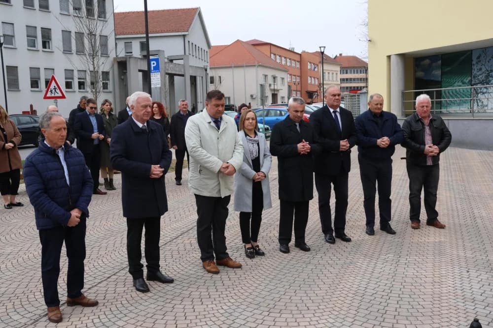 /FOTO/ Obilježavanje 34. obljetnice osnutka HDZ-a na području Požeško- slavonske županije