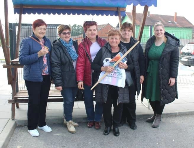 GRADSKA TRŽNICA U PLETERNICI Najbolja pita Sandija Liščevića iz Sulkovaca, ocjenom posjetitelja pobjednica Anđa Bošnjak iz Srednjeg Sela