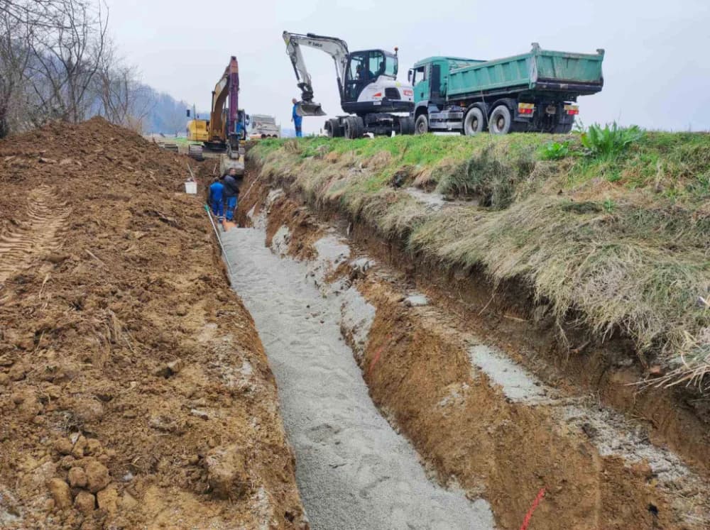 Između naselja Završje i Novo Selo započeli radovi na izgradnji kanalizacijskog kolektora