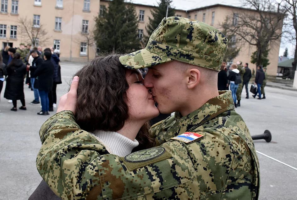 /FOTO-VIDEO/ Prisegnuo 41. naraštaj ročnika Hrvatske vojske na dragovoljnom osposobljavanju u Požegi