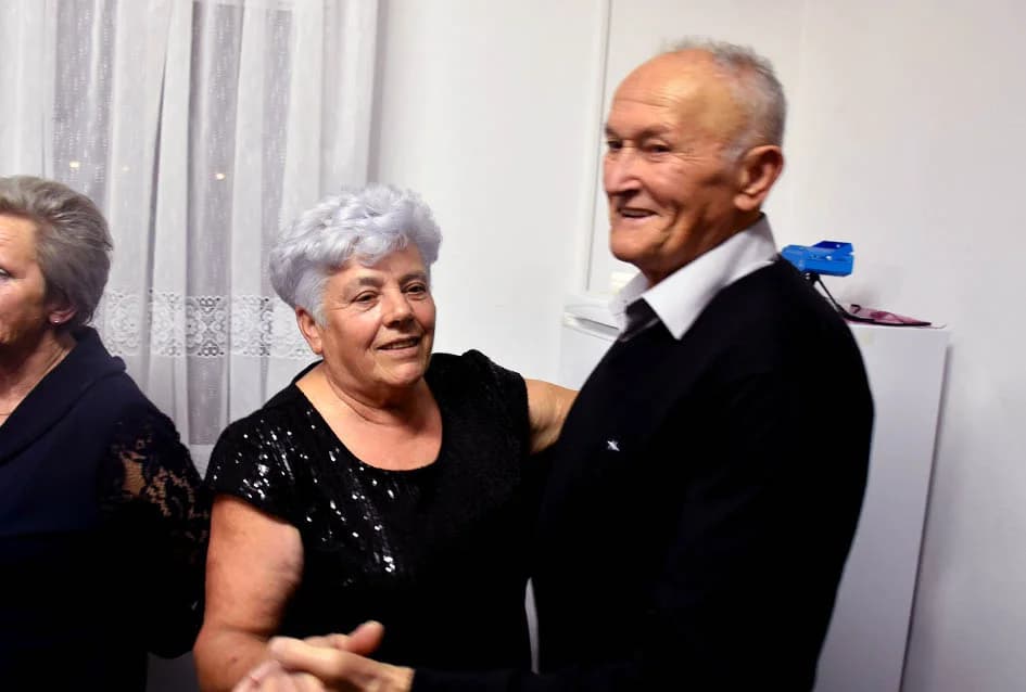 PROSLAVLJEN DAN ŽENA U MATICI UMIROVLJENIKA VELIKA: Cvijet za svaku posjetiteljicu