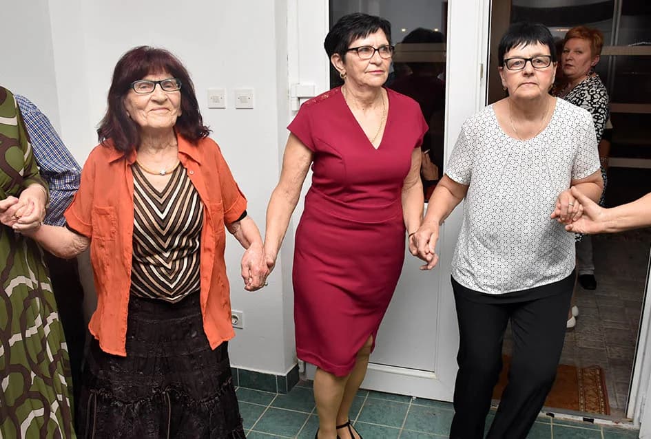 PROSLAVLJEN DAN ŽENA U MATICI UMIROVLJENIKA VELIKA: Cvijet za svaku posjetiteljicu