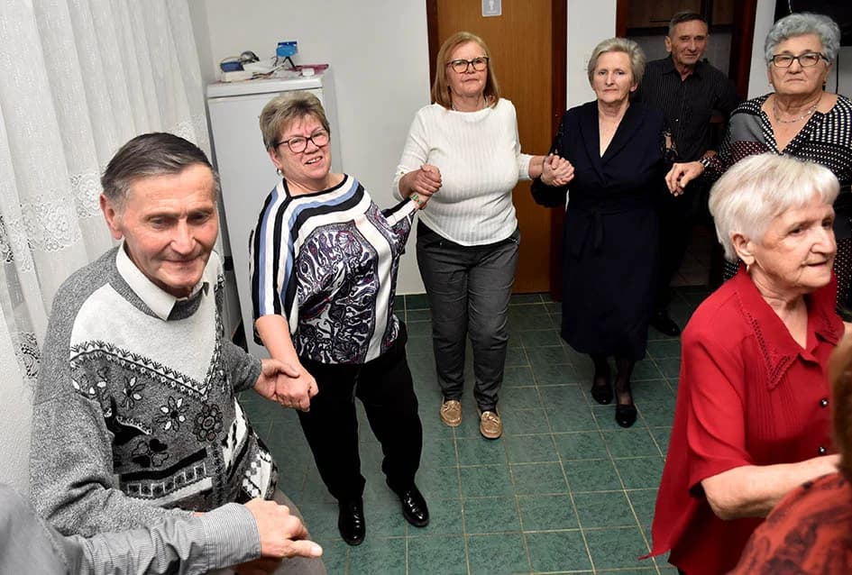 PROSLAVLJEN DAN ŽENA U MATICI UMIROVLJENIKA VELIKA: Cvijet za svaku posjetiteljicu