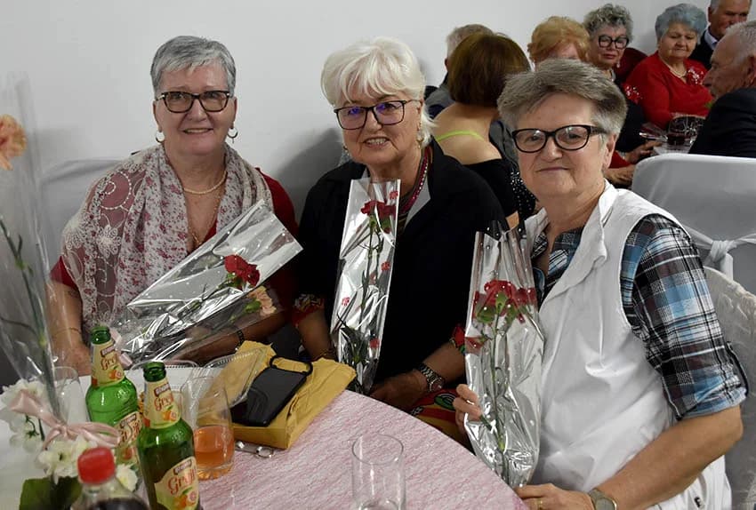 PROSLAVLJEN DAN ŽENA U MATICI UMIROVLJENIKA VELIKA: Cvijet za svaku posjetiteljicu