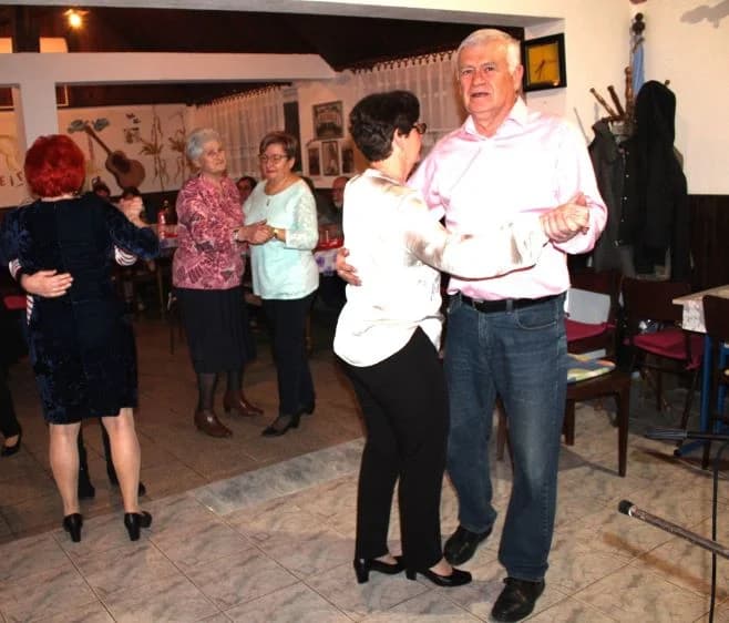 Uz roštilj, pjesmu i ples proslavili Dan žena