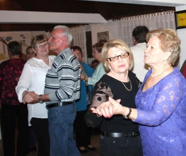 Uz roštilj, pjesmu i ples proslavili Dan žena