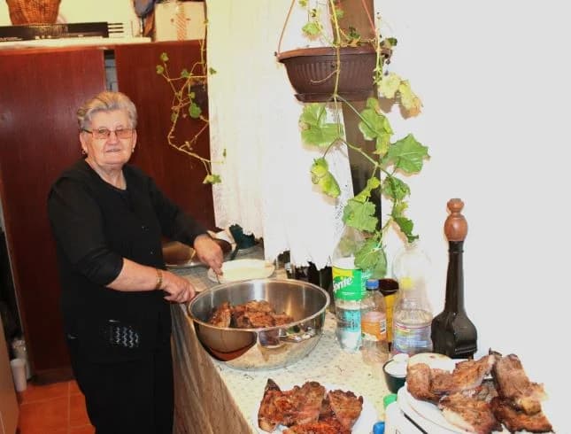Uz roštilj, pjesmu i ples proslavili Dan žena