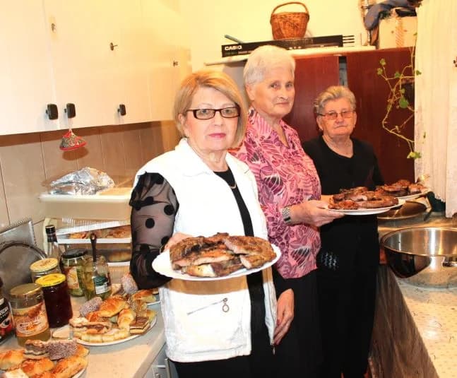 Uz roštilj, pjesmu i ples proslavili Dan žena