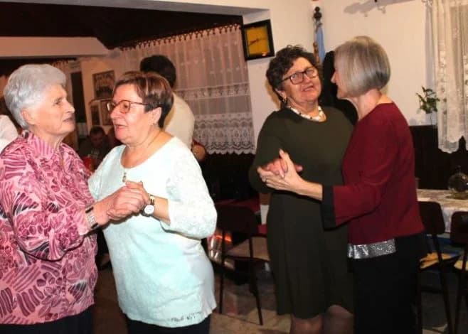 Uz roštilj, pjesmu i ples proslavili Dan žena
