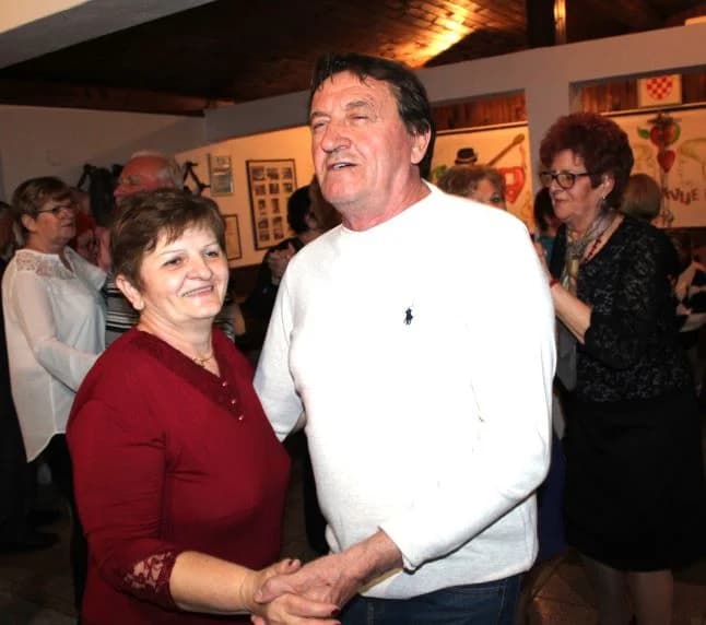 Uz roštilj, pjesmu i ples proslavili Dan žena