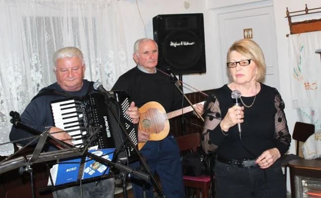 Uz roštilj, pjesmu i ples proslavili Dan žena
