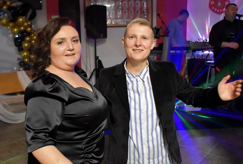 SLAVLJE U TORNJU: Kolom sa 130 žena i veselim pjesmama bake, supruge i djevojke proslavile svoj dan