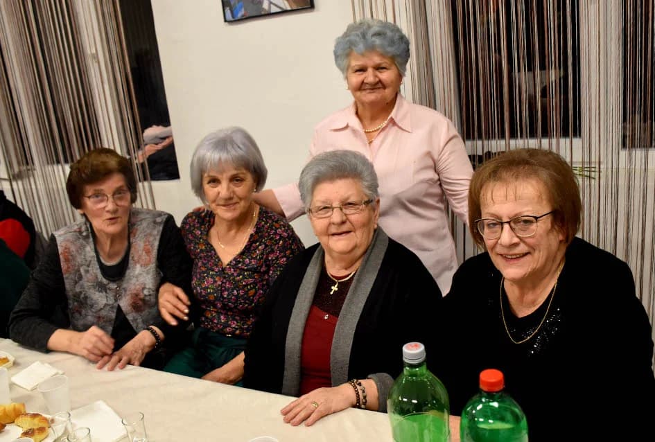 MANJINSKA PROSLAVA. Mještani Laza i okolnih sela na Požeškoj gori zajedno slavili Dan žena