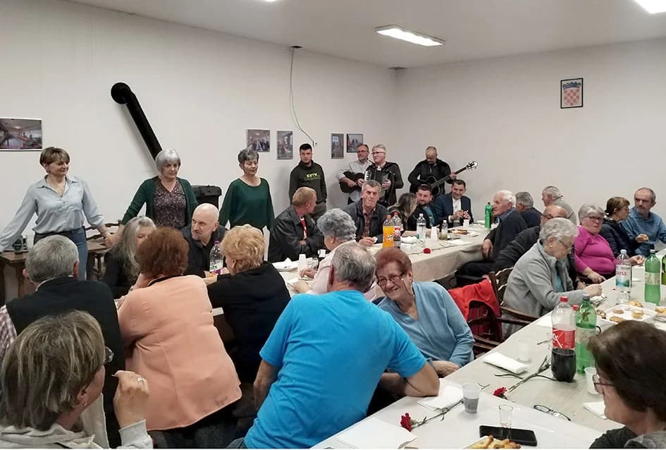 MANJINSKA PROSLAVA. Mještani Laza i okolnih sela na Požeškoj gori zajedno slavili Dan žena