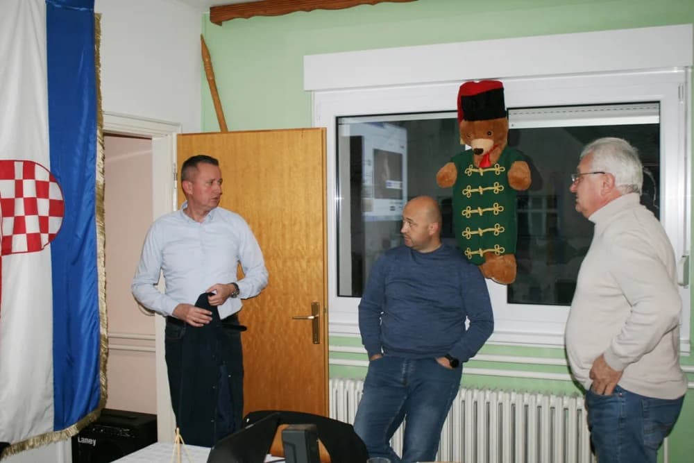 SKUPŠTINA TRENKOVE POSTROJBE: Ponovo izabrani isti čelnici: predsjednik Potnar,  tajnik Šain i blagajnik Perković