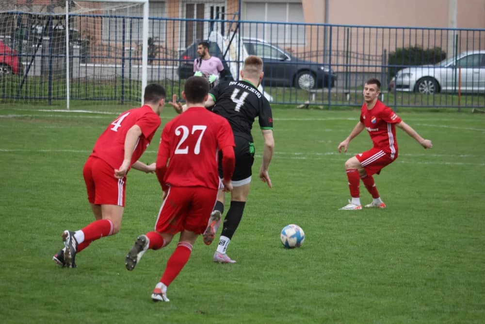 [FOTOGALERIJA] Zeleni napokon upisali pobjedu: NK Kutjevo - NK Oriolik 3:0