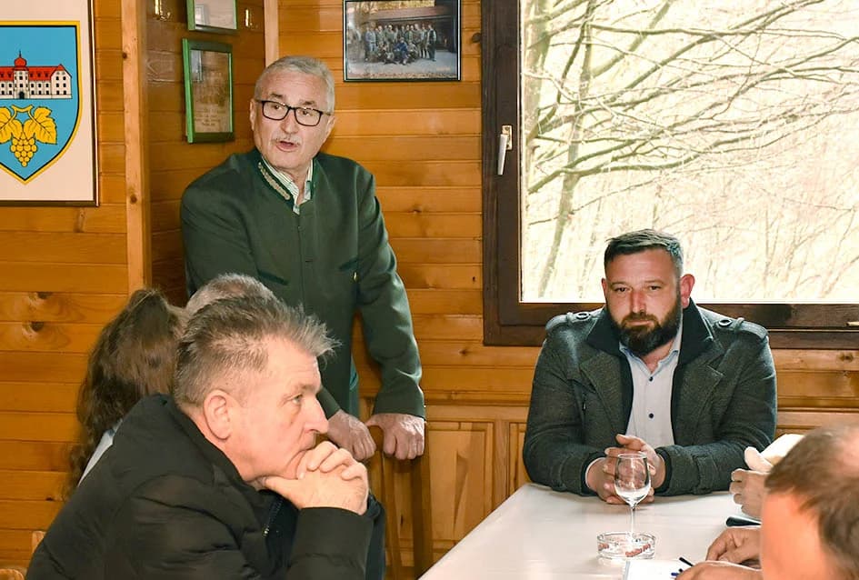 Kutjevački lovci tijekom 12  akcija obnovili i postavili petnaestak objekata u lovištima