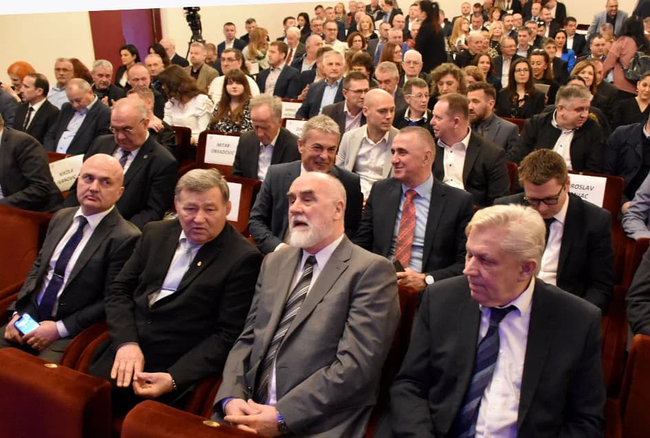 Zahvale za izniman doprinos: Uručene nagrade grada Požege zaslužnim građanima