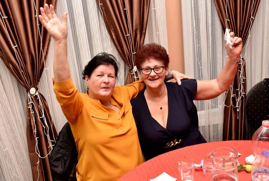 PROSLAVA DANA ŽENA U SVEČANOJ SALI LUKI: Pjesmom i  plesom  žene obilježile svoj dan