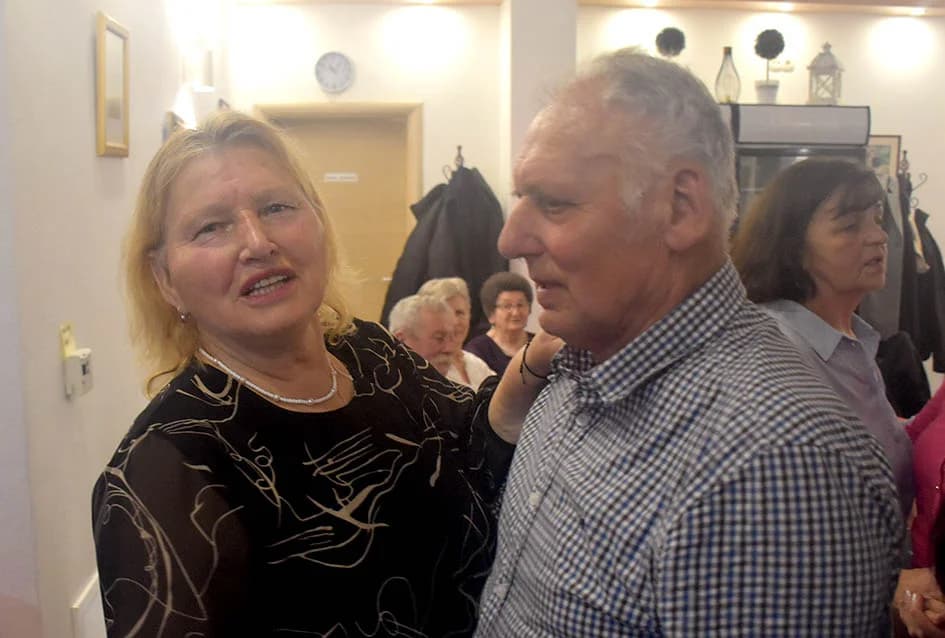 PROSLAVA DANA ŽENA U SVEČANOJ SALI LUKI: Pjesmom i  plesom  žene obilježile svoj dan