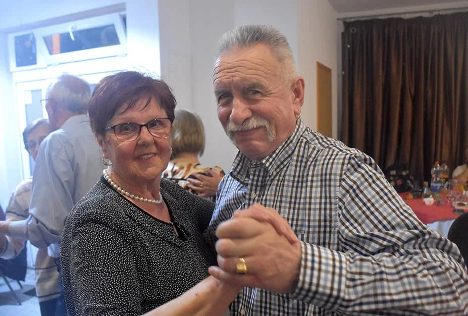 PROSLAVA DANA ŽENA U SVEČANOJ SALI LUKI: Pjesmom i  plesom  žene obilježile svoj dan