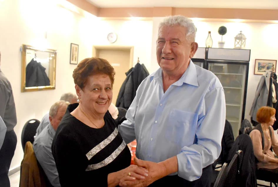 PROSLAVA DANA ŽENA U SVEČANOJ SALI LUKI: Pjesmom i  plesom  žene obilježile svoj dan