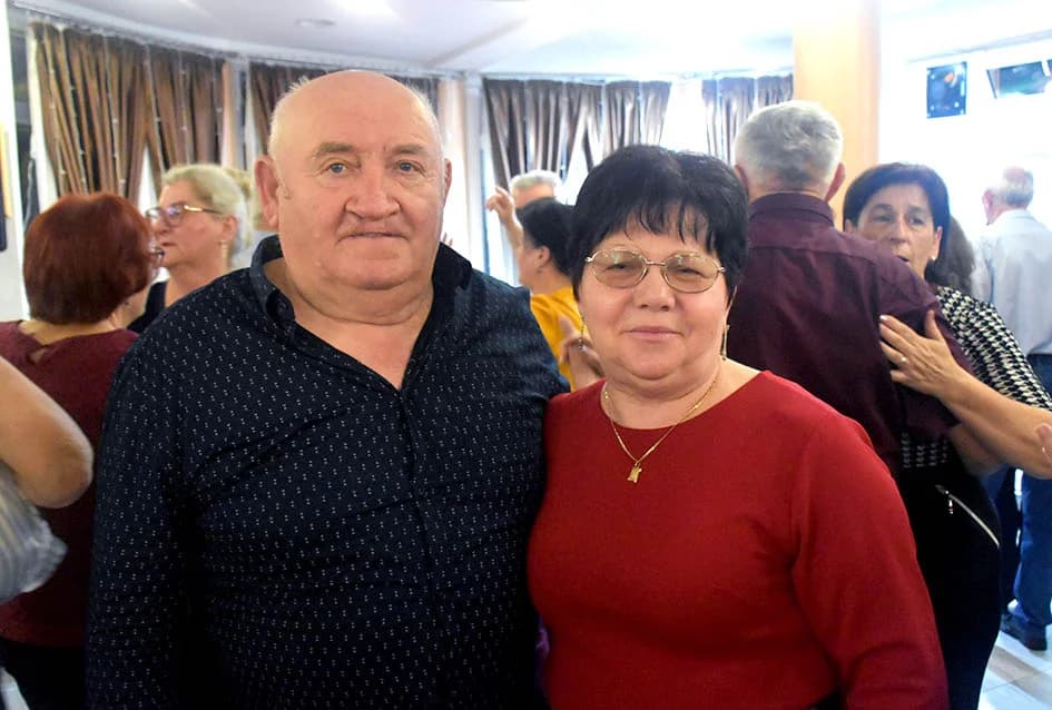 PROSLAVA DANA ŽENA U SVEČANOJ SALI LUKI: Pjesmom i  plesom  žene obilježile svoj dan