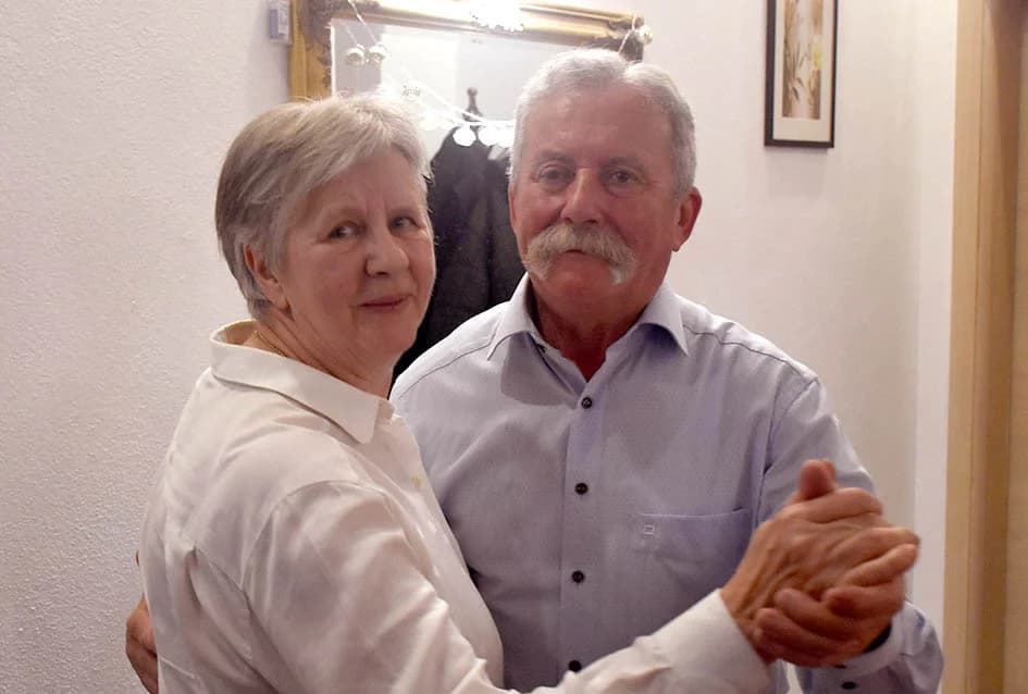 PROSLAVA DANA ŽENA U SVEČANOJ SALI LUKI: Pjesmom i  plesom  žene obilježile svoj dan