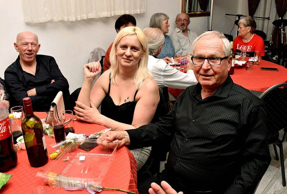 PROSLAVA DANA ŽENA U SVEČANOJ SALI LUKI: Pjesmom i  plesom  žene obilježile svoj dan